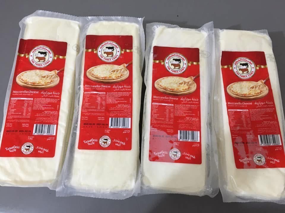 The three cows Mozarella cheese block 2.3 kg.
